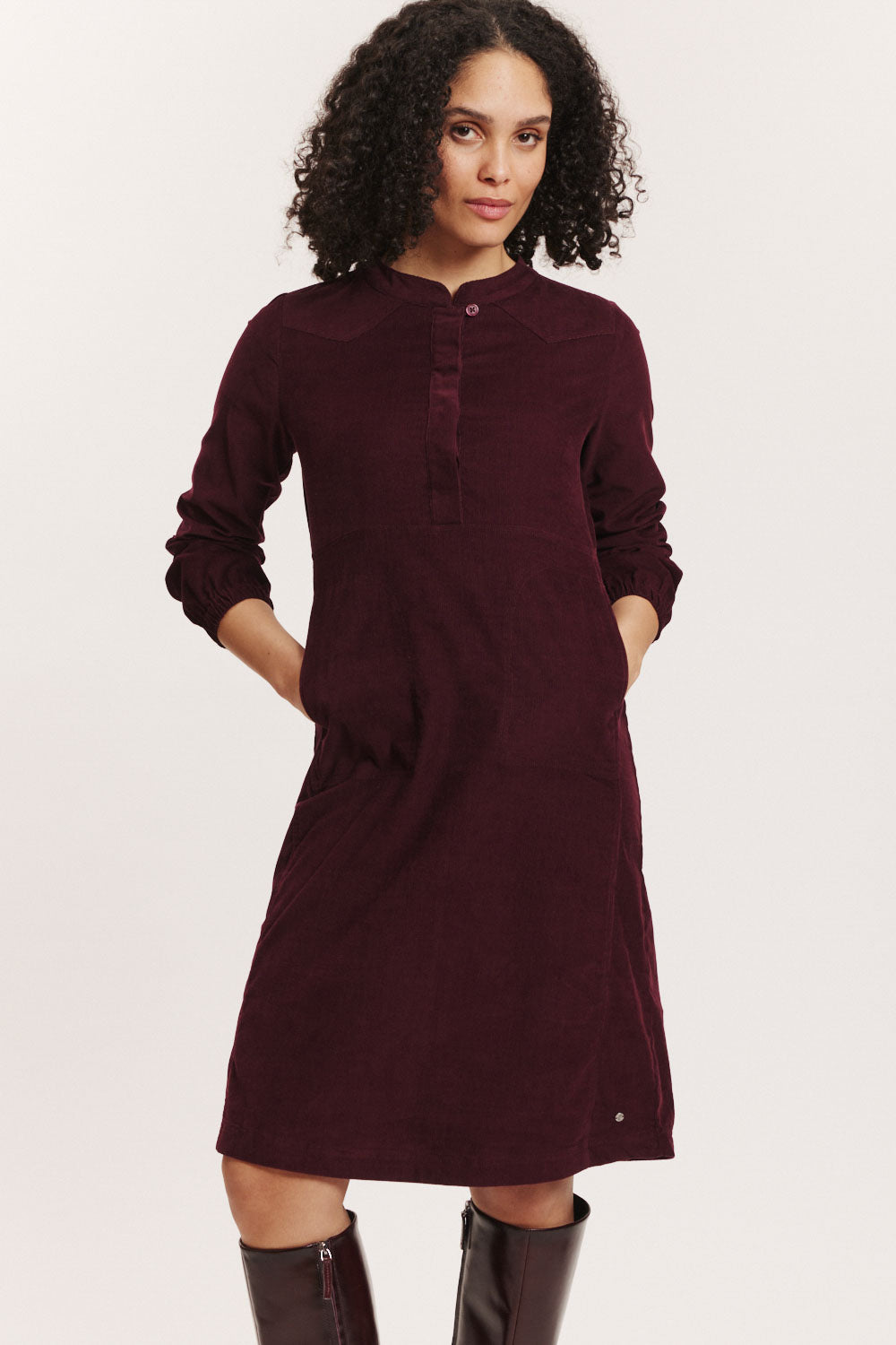 Cordkleid Jelskee aus Biobaumwolle