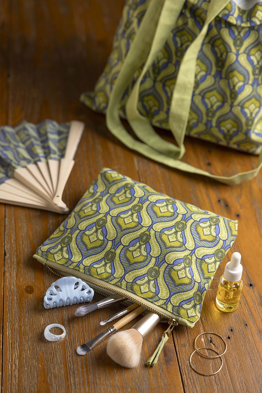 Cosmetic Bag GREEN TULIP