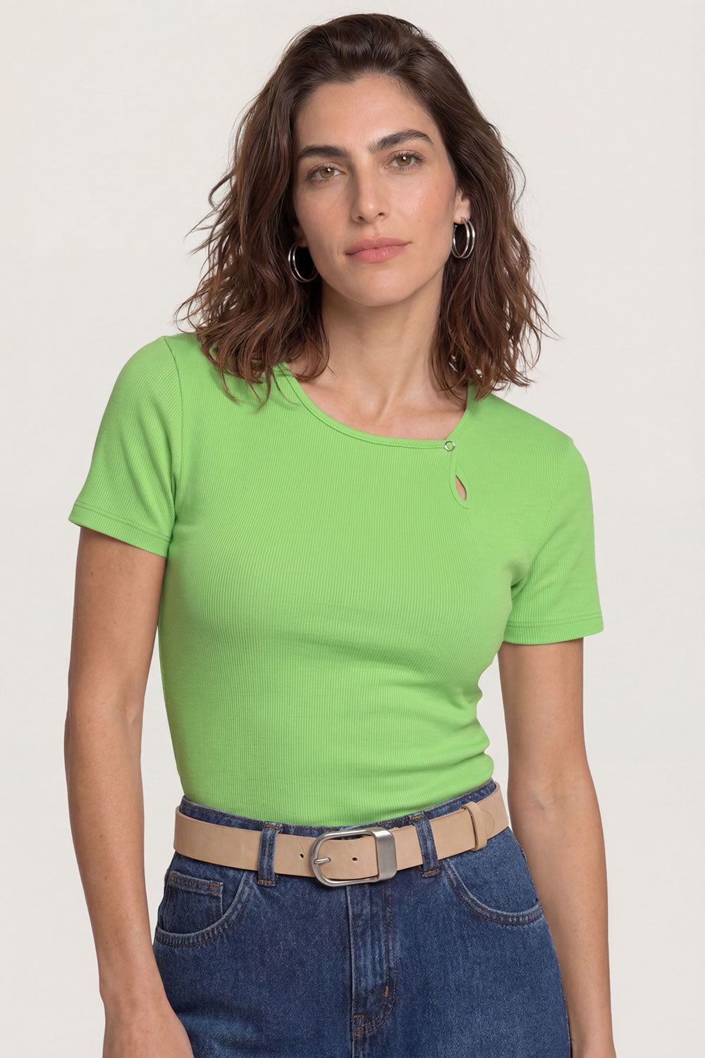 Image Lillyy – Rib-Shirt Keyhole-Detail_1