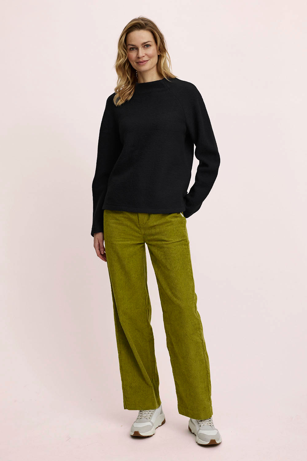 Kurzer Pullover aus reinem Wollwalk