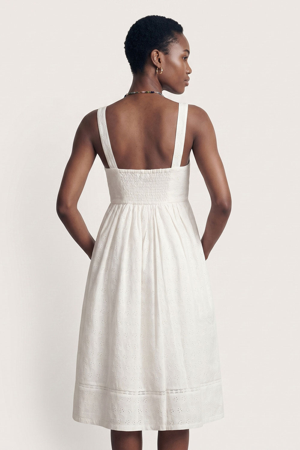 Image Minervaa – Kleid Broderie Anglaise_2