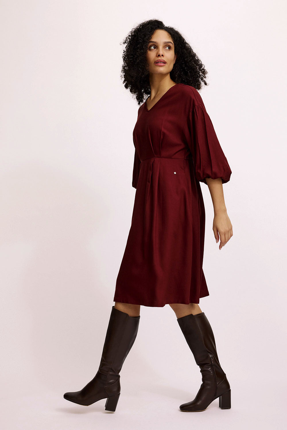 Tailliertes Kleid aus EcoVero™ Viskose