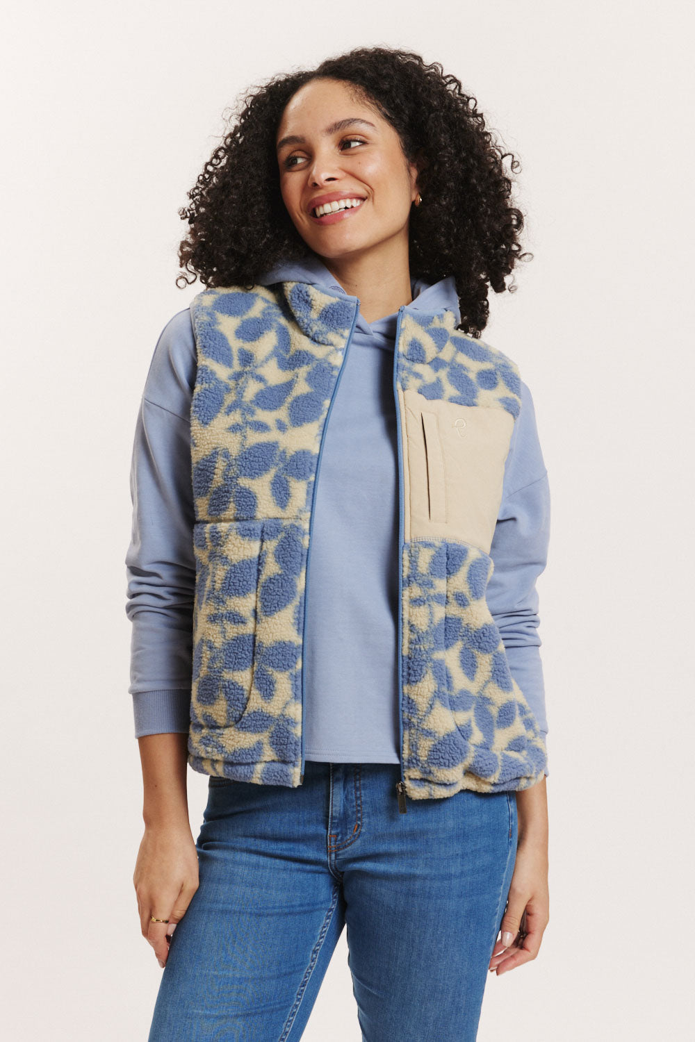 Galaa teddy fleece vest