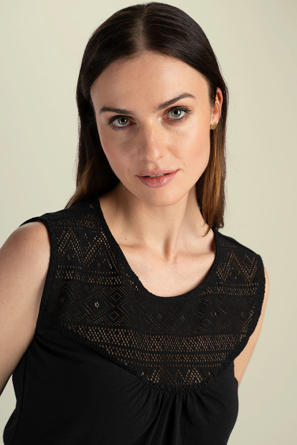 Kurzes Kleid mit Spitzendetails