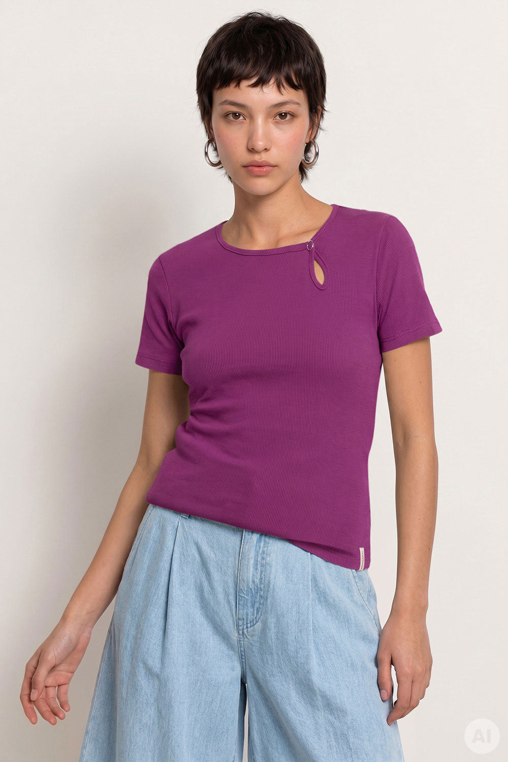 Image Lillyy – Rib-Shirt Keyhole-Detail_1