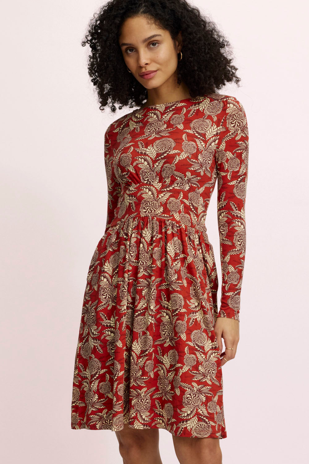 Feminines EcoVero™-Kleid