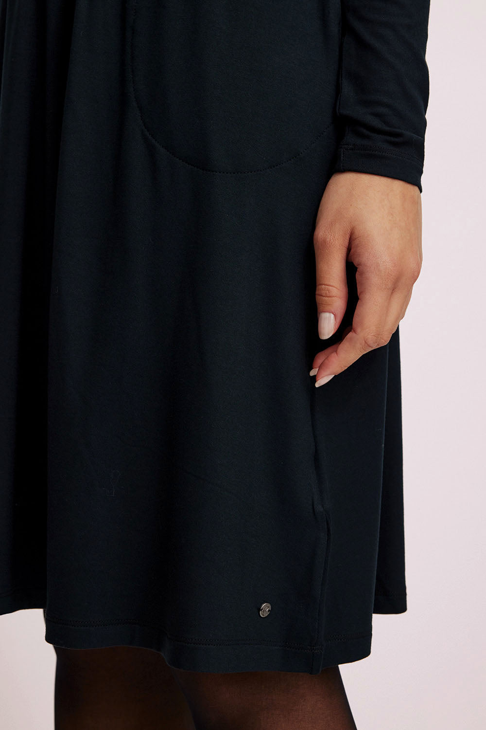 Feminines EcoVero™-Kleid