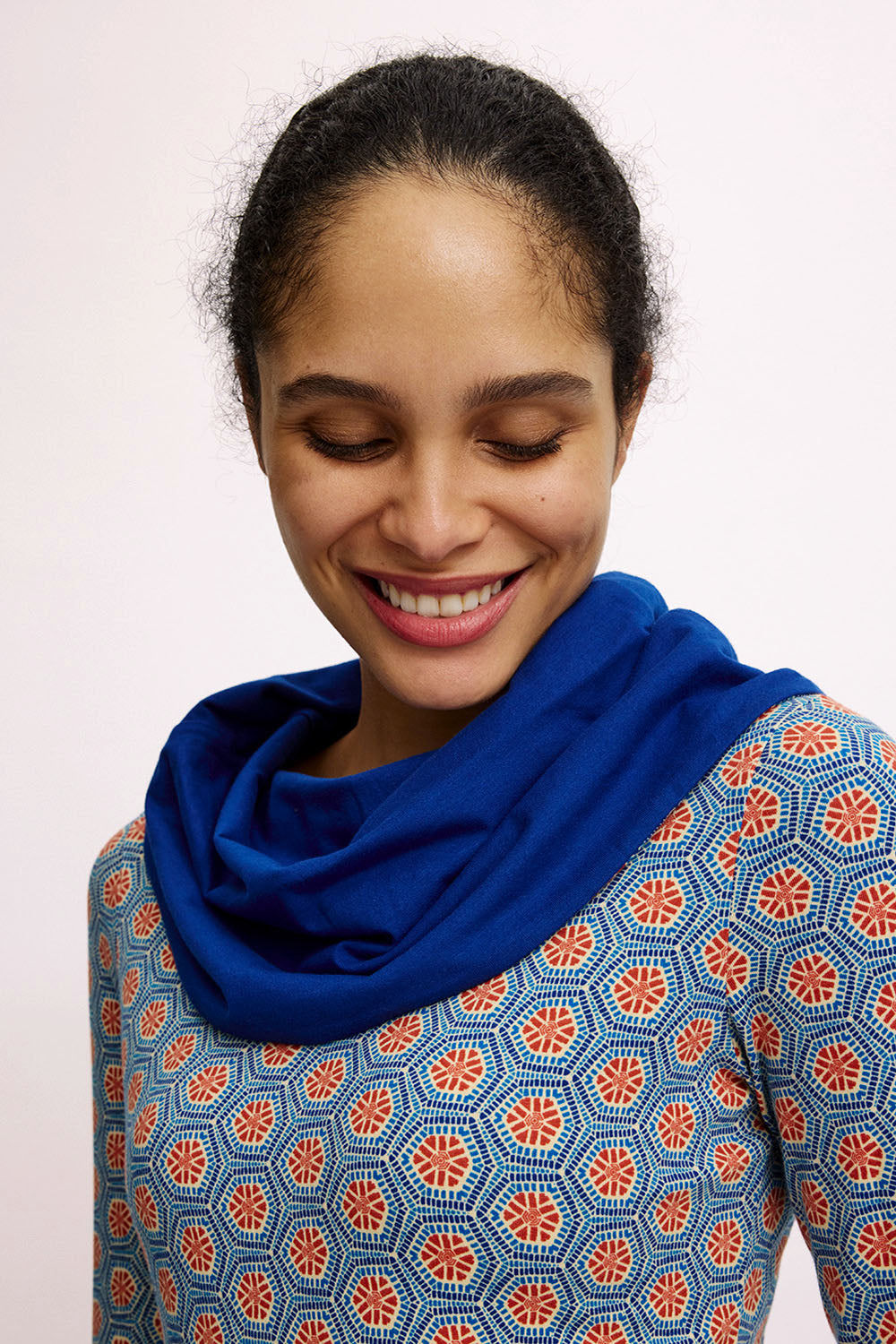 Pullover mit großem Kragen
