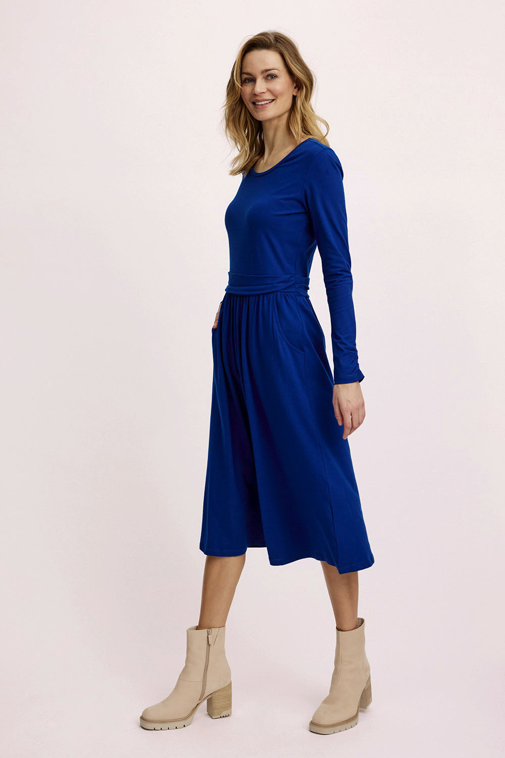 Tailliertes Jersey-Kleid