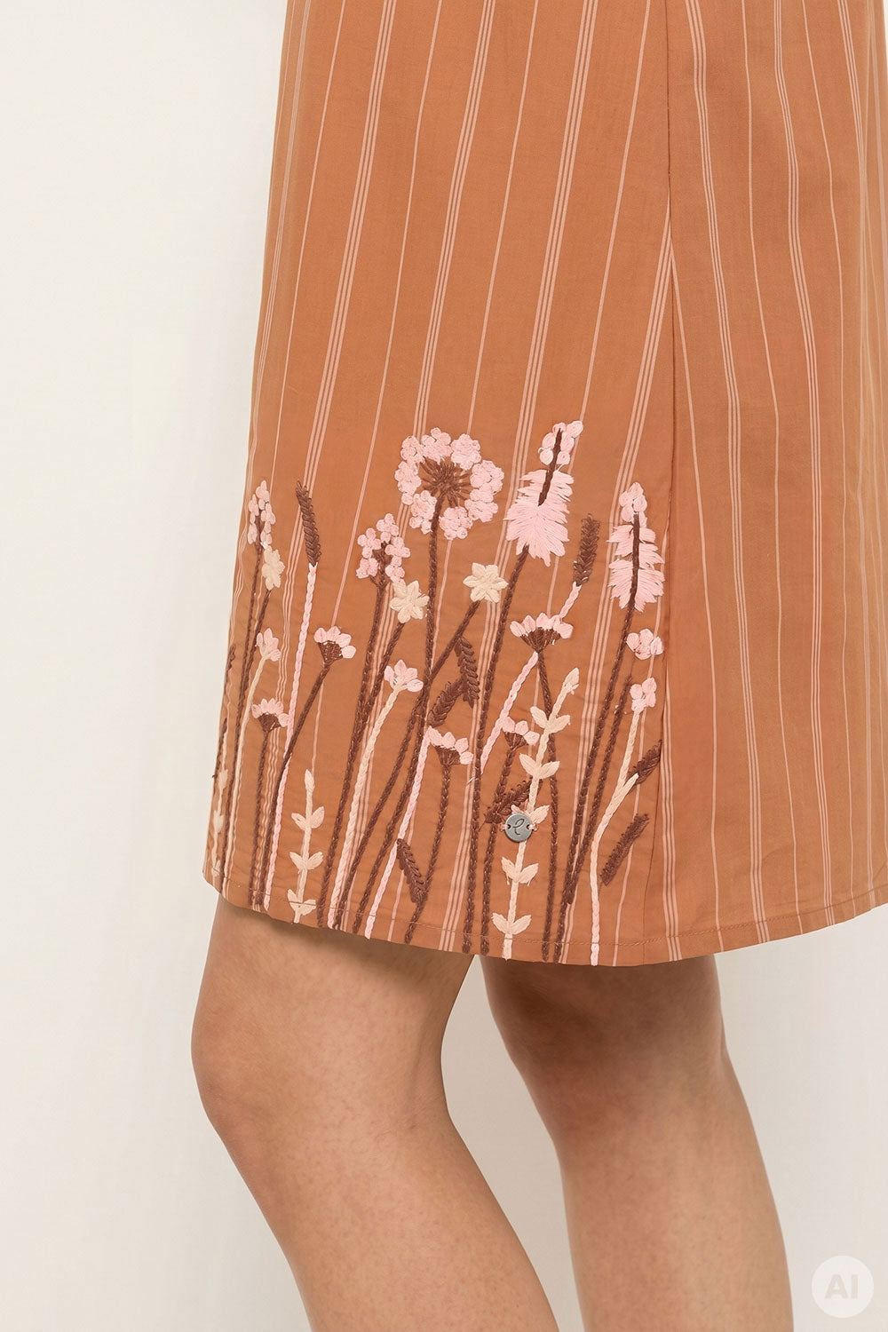 Image Mikaa – Kleid Popeline mit Stickerei_3