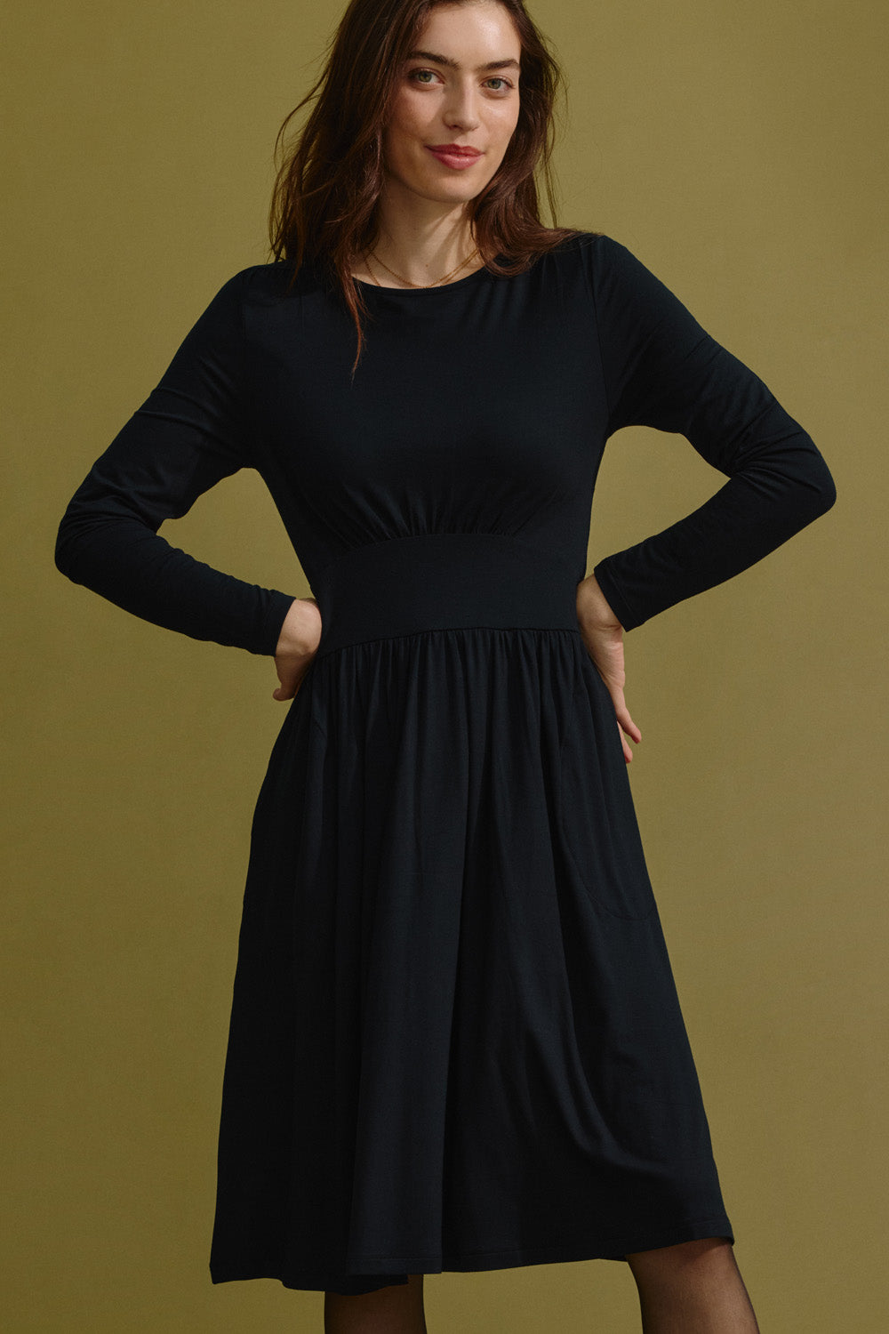 Feminines EcoVero™-Kleid