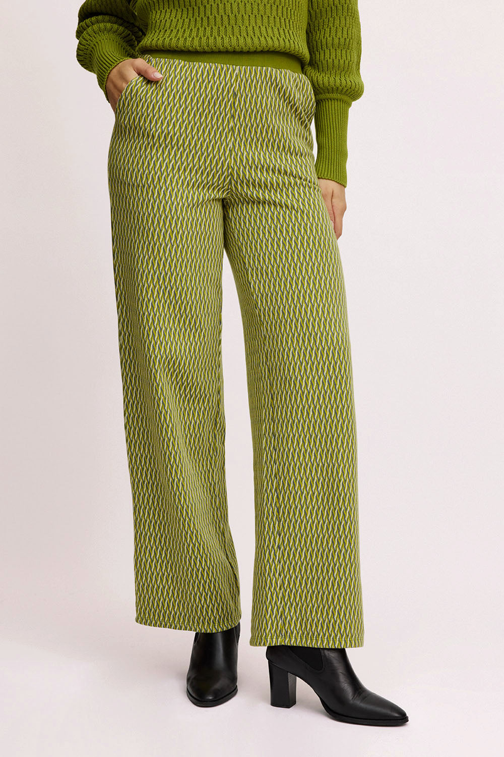 Gestrickte Hose im Retro-Look
