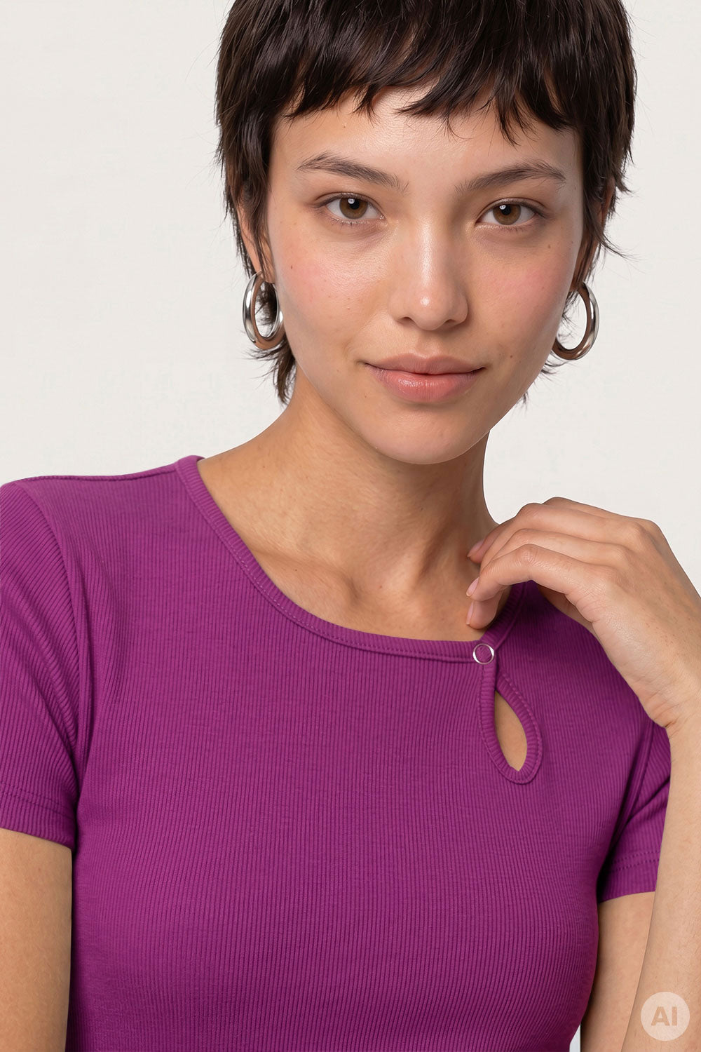 Image Lillyy – Rib-Shirt Keyhole-Detail_3