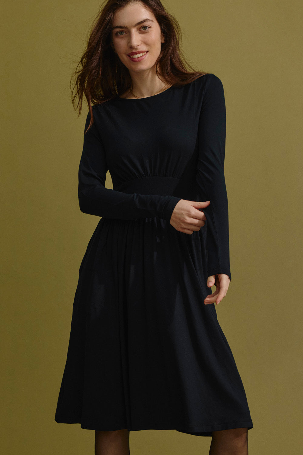 Feminines EcoVero™-Kleid