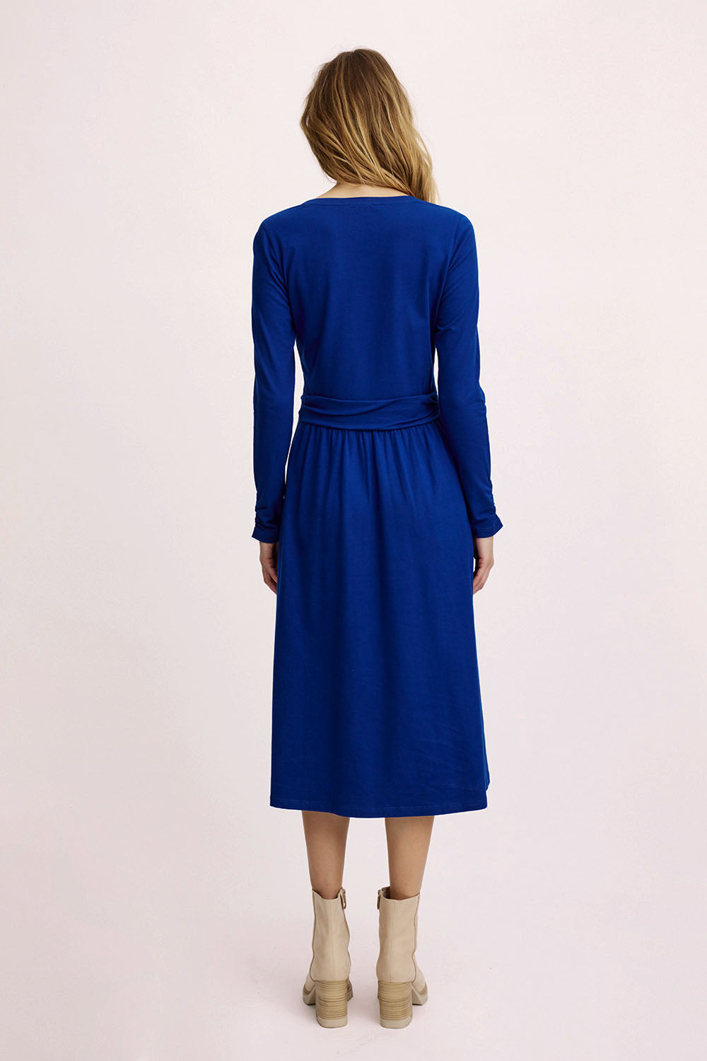 Tailliertes Jersey-Kleid