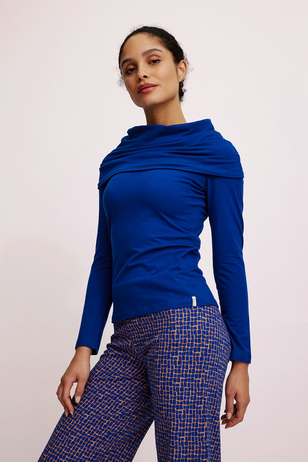 Pullover mit großem Kragen