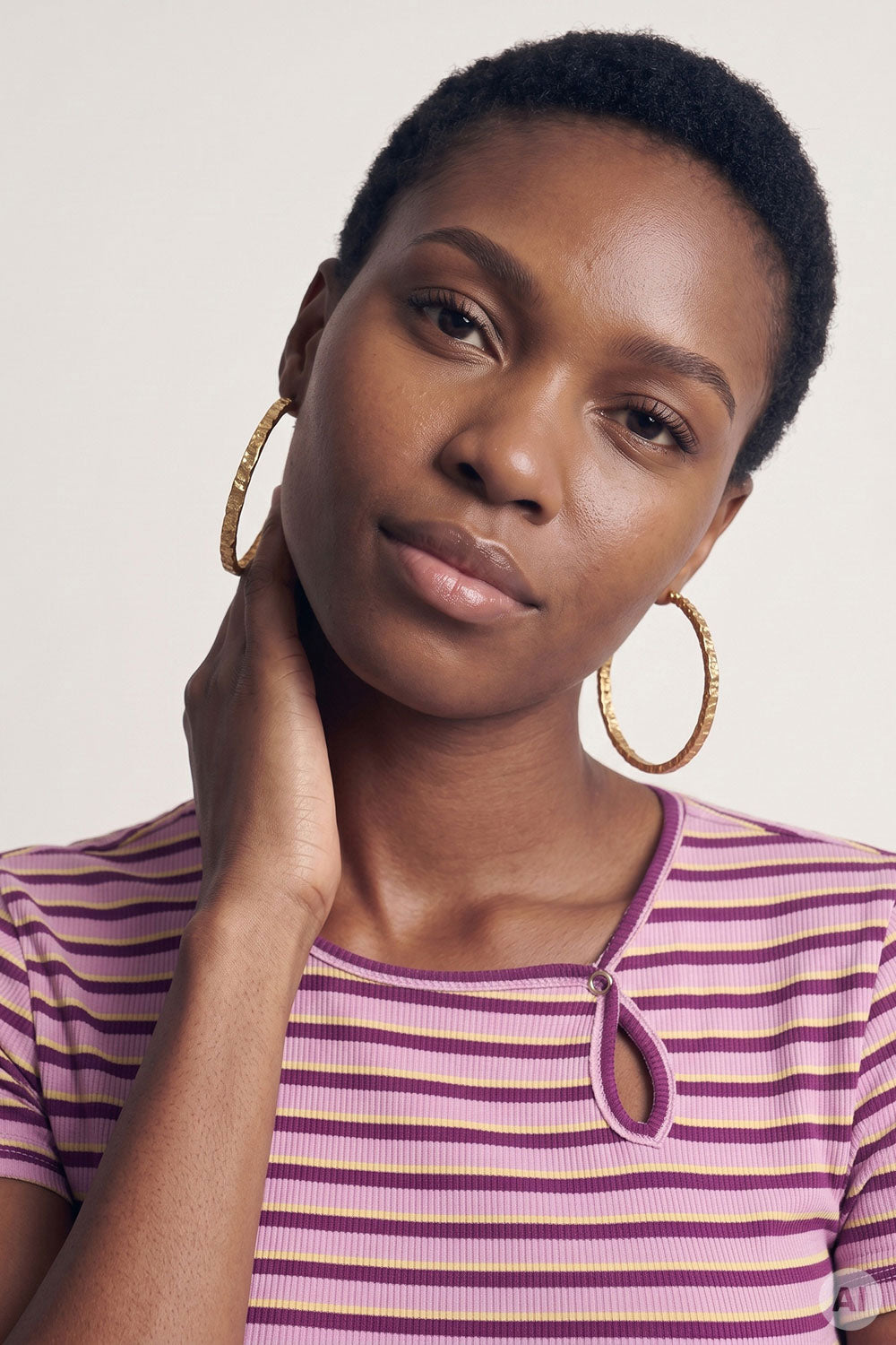 Image Lillyy – Rib-Shirt Keyhole-Detail_3
