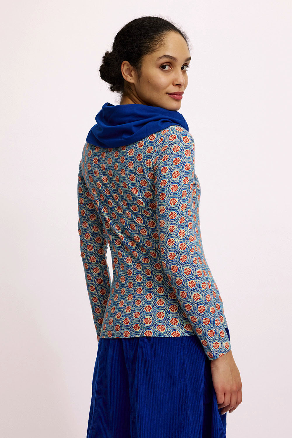 Pullover mit großem Kragen
