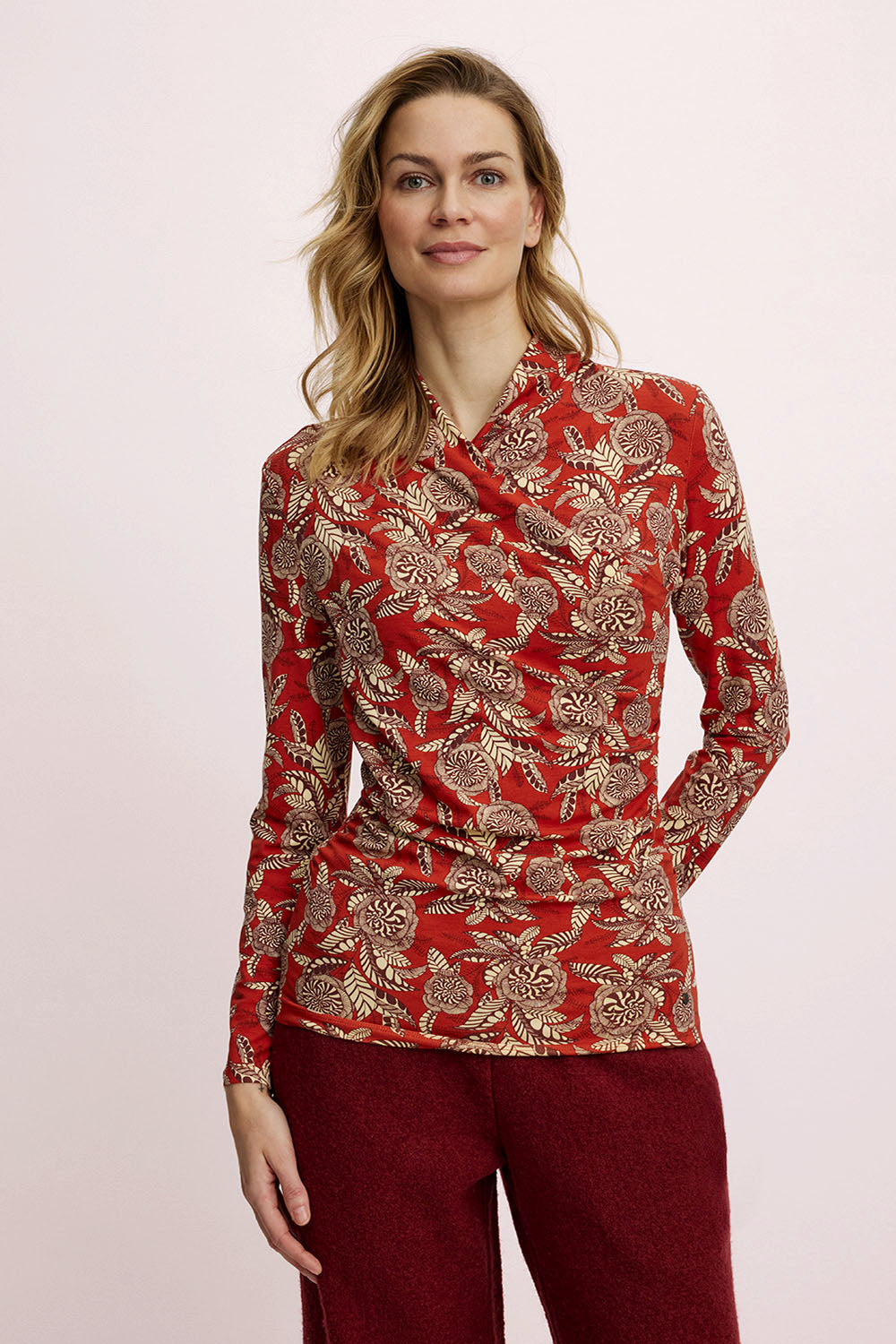 Feminines EcoVero™-Shirt